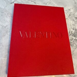 Valentino Garavani Gift Box w tissue Boutique Fresh!